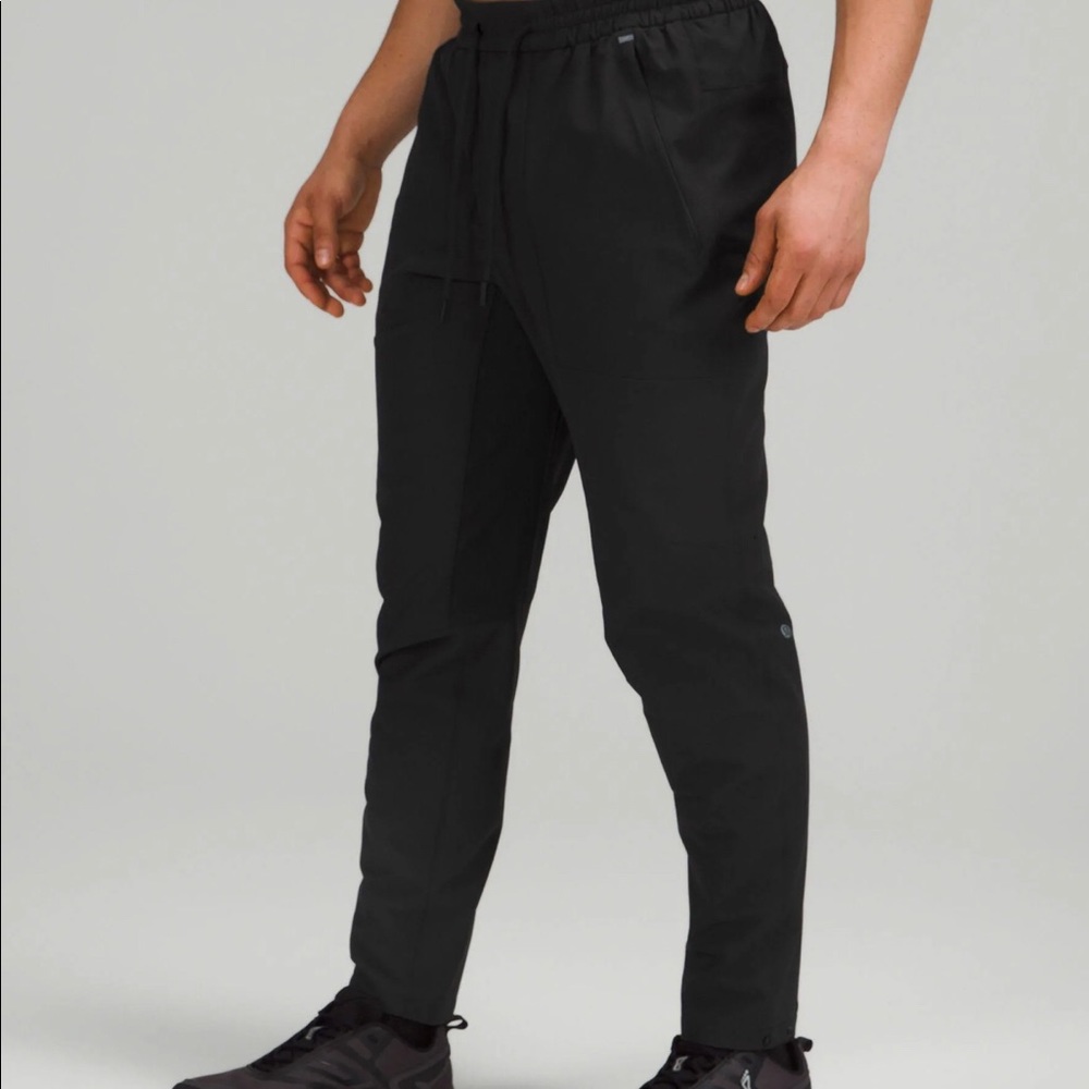 - Lululemon “license to train pant” NWT // BLACK // SIZE XS